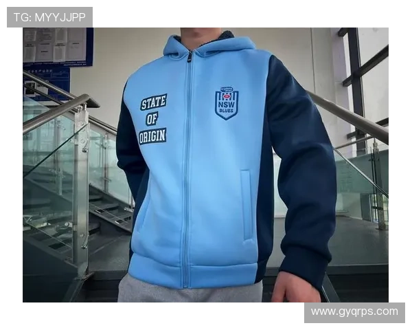 足球明星卫衣刺绣图展现运动魅力与时尚风格的完美结合