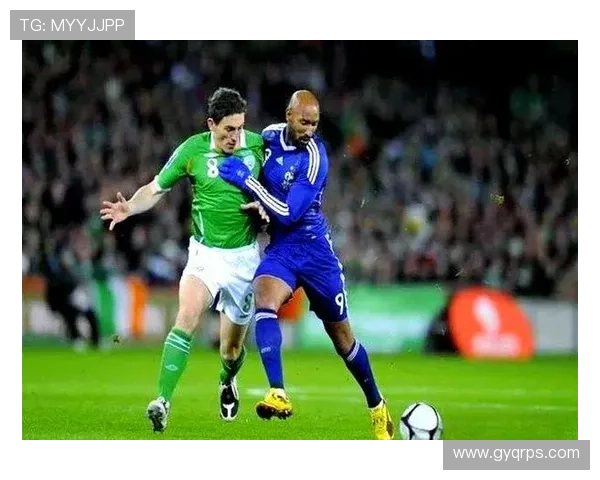 足球明星原地晃人技巧揭秘如何在比赛中轻松过掉对手