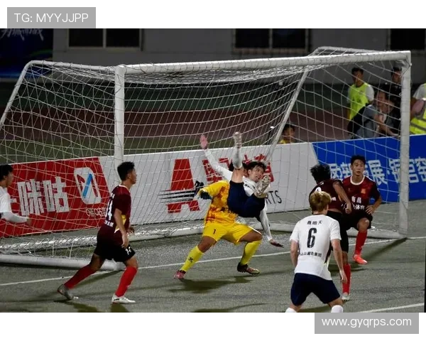 出生在富裕家庭的足球明星们的奢华生活与职业生涯的交织探讨