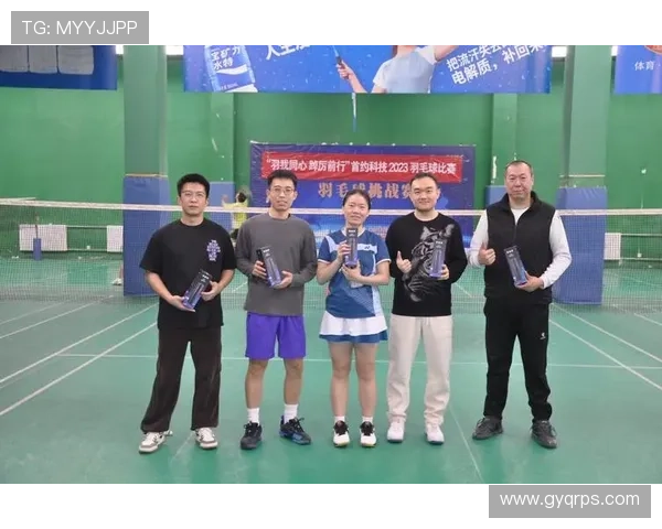 武汉羽毛球队在城市联赛中的拼搏历程与荣耀时刻回顾