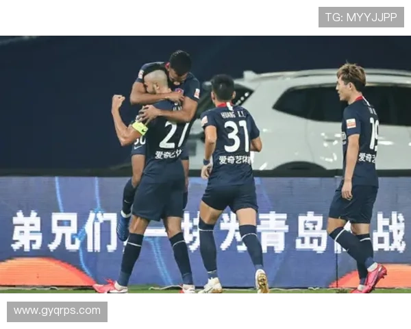 重庆羽毛球队在邀请赛中以79分稳居积分榜首位展现强劲实力 重庆羽毛球队在邀请赛中以79分稳居积分榜首位展现强劲实力