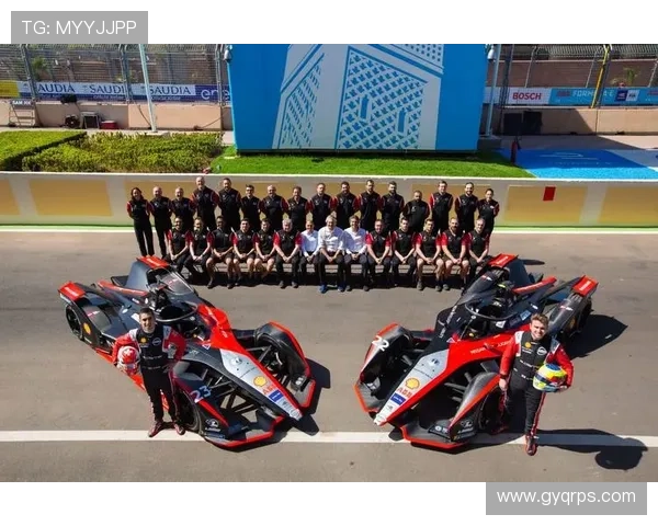 成都网球队以57分领跑大满贯积分榜展现强劲实力